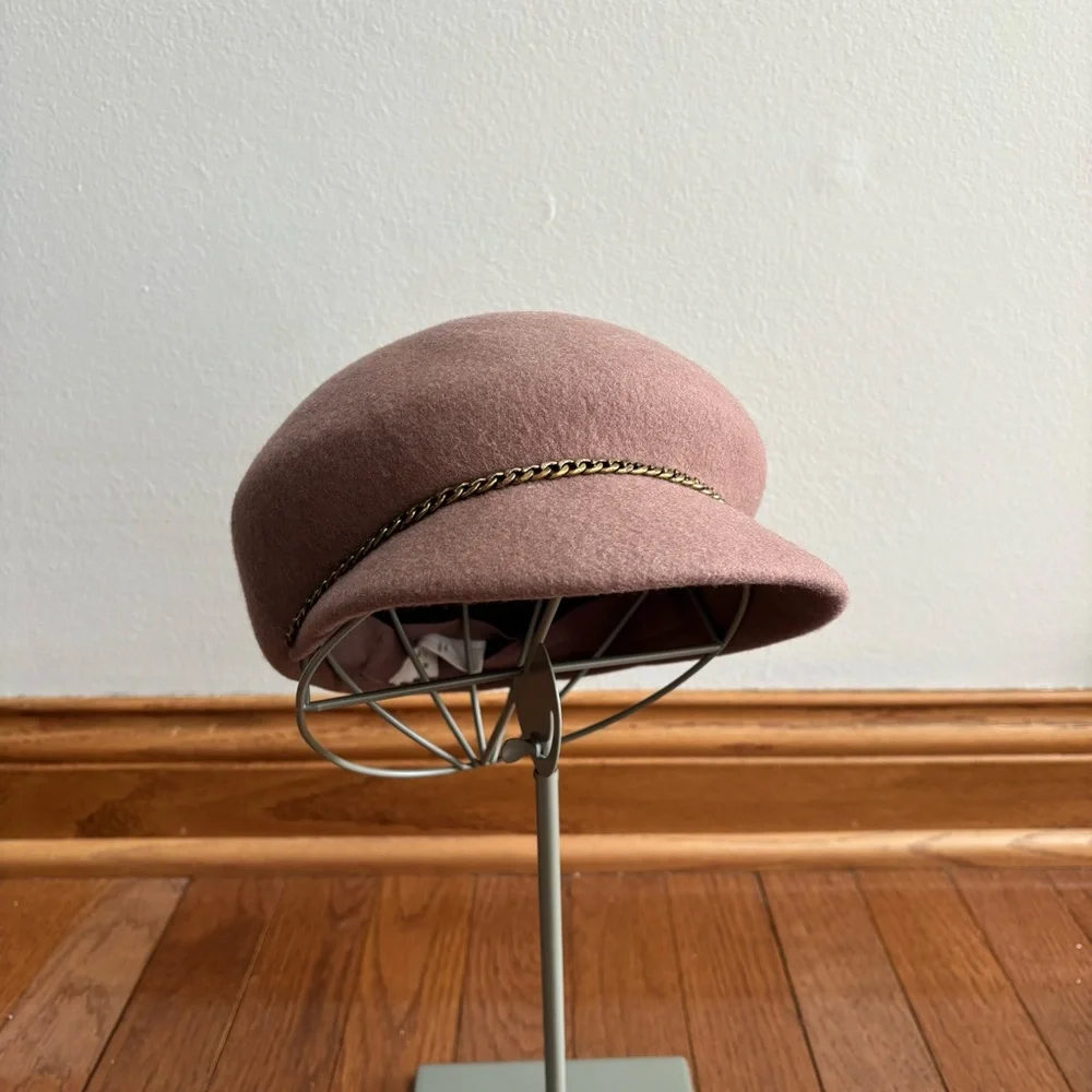 Mauve 100% Wool Vintage Style Cabbie Hat with Bronze Chain
